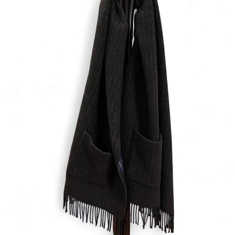 Vintage Burberry Helene Shawl blue gray plaid wool oversized scarf - Picture 3 of 12